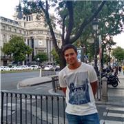 Estudiante de ingeniería da clases de matematicas, física o inglés